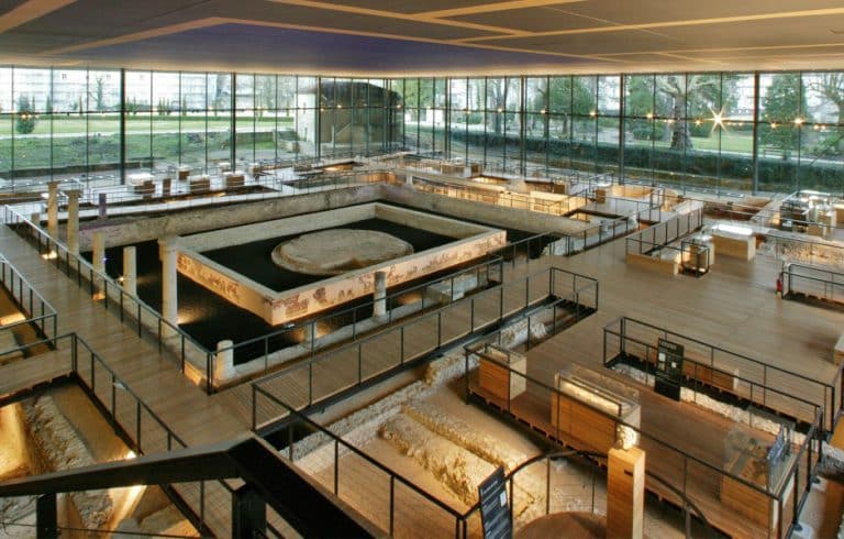 Vue intérieure du musée archéologique Marseille.